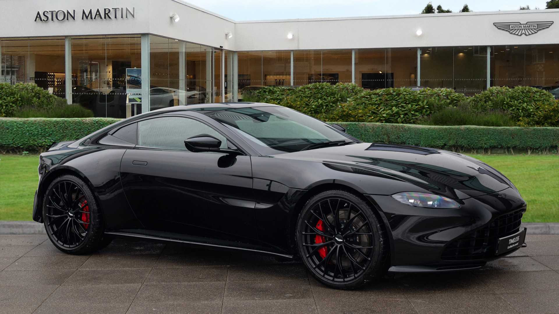 Main listing image - Aston Martin Vantage