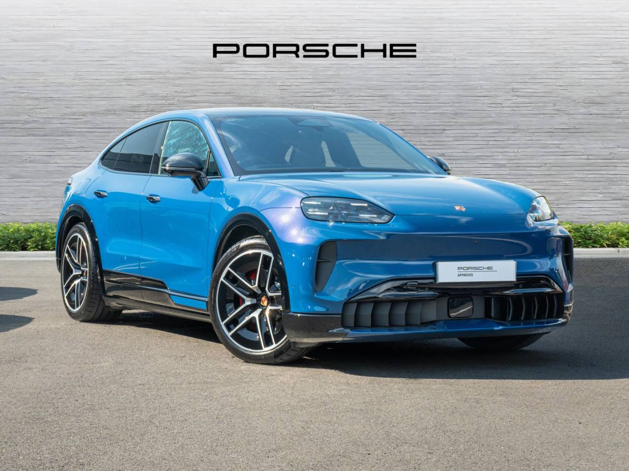 Main listing image - Porsche Cayenne Electric