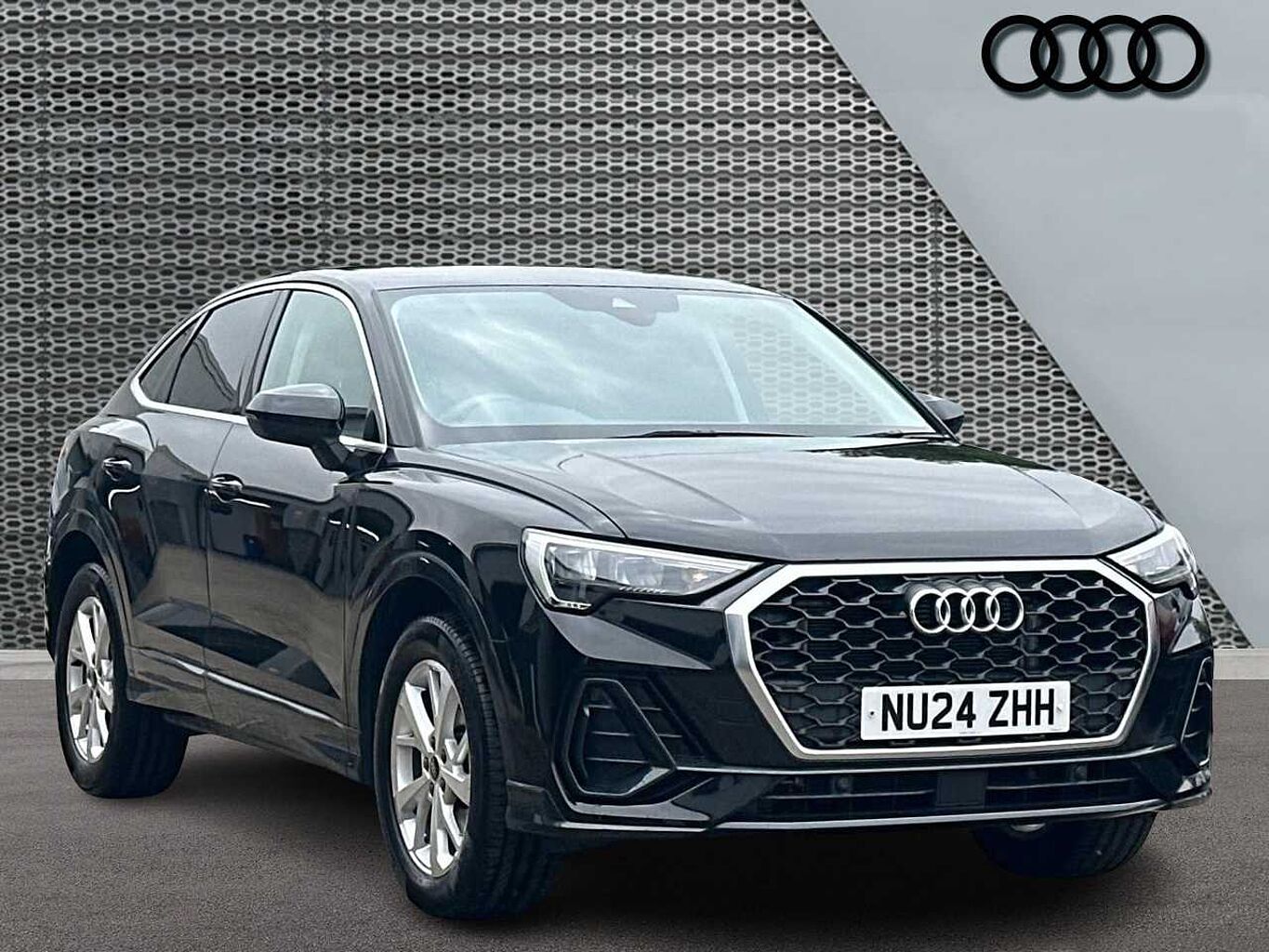 Main listing image - Audi Q3