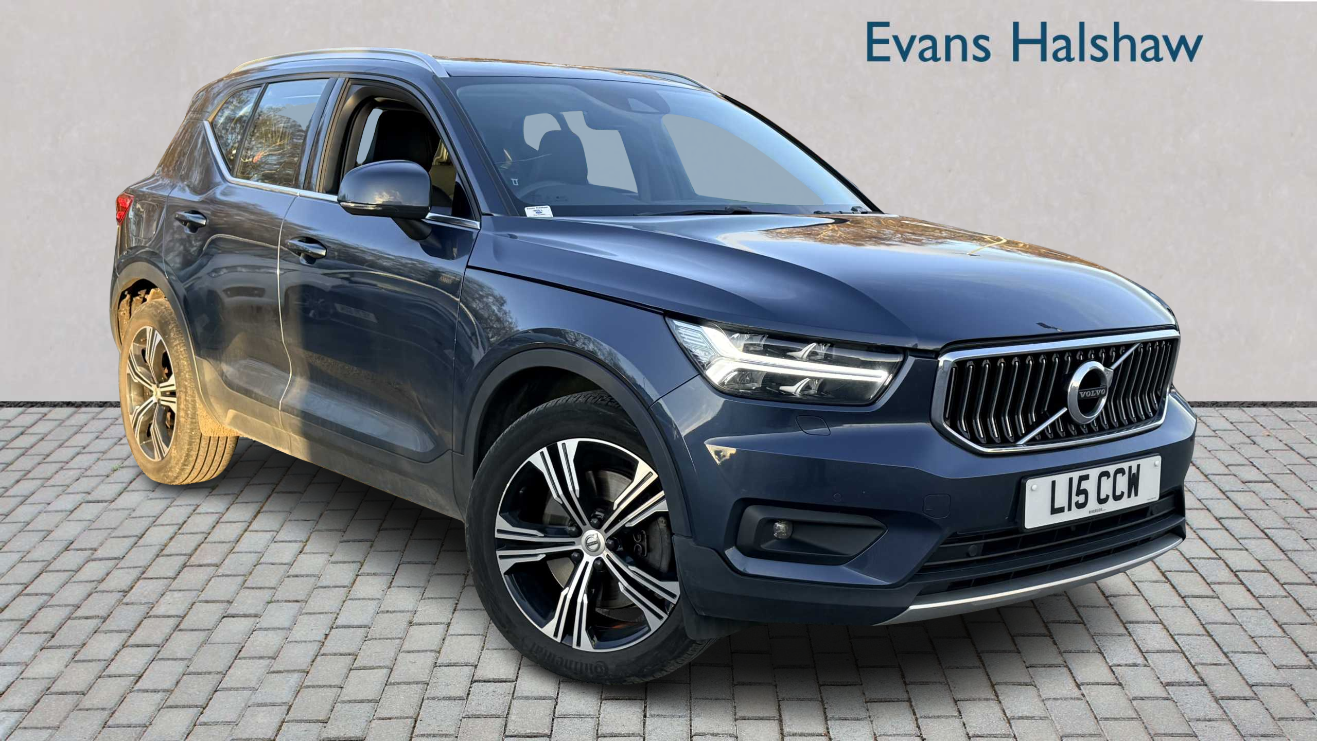 Main listing image - Volvo XC40 Recharge