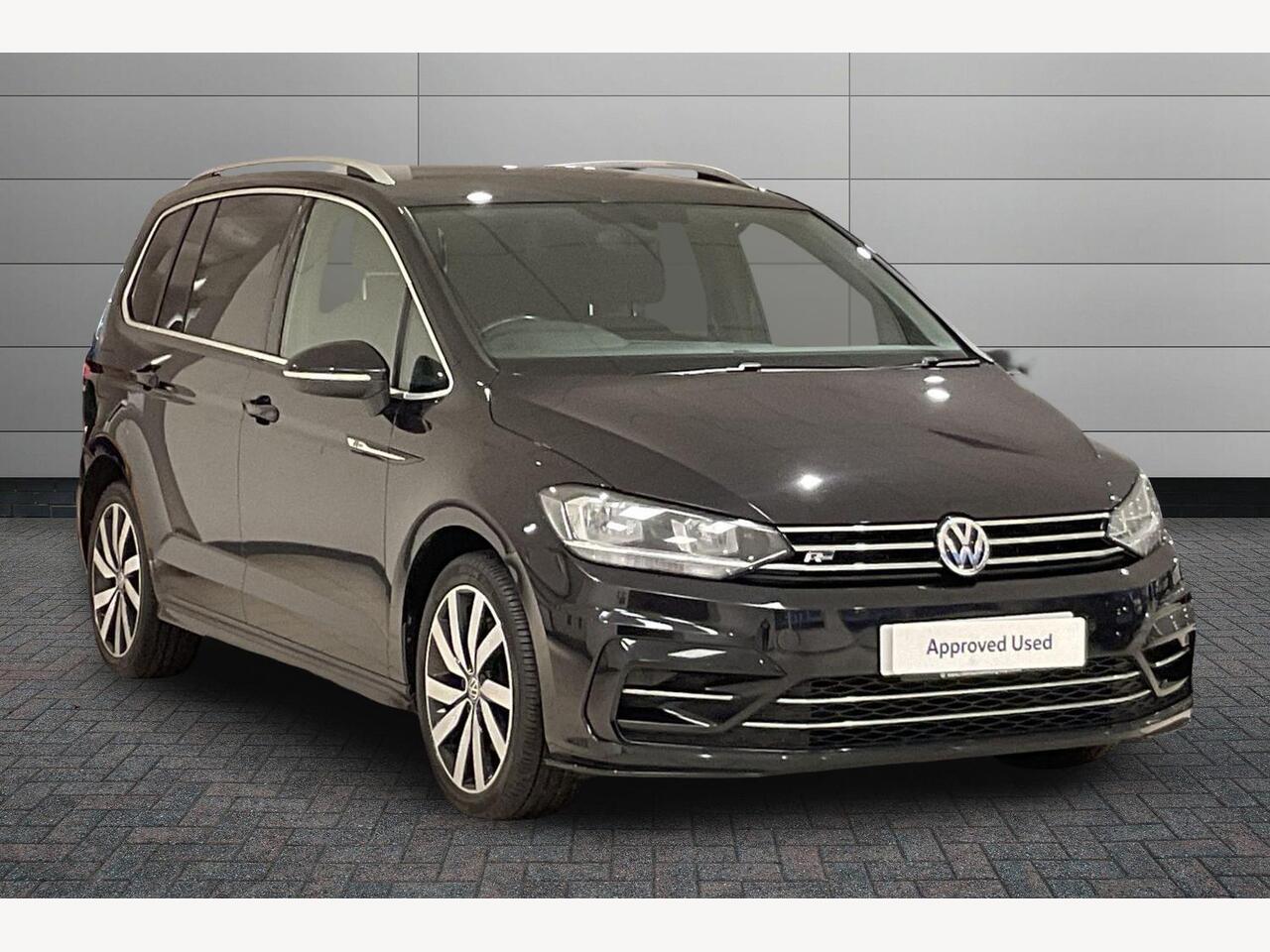 Main listing image - Volkswagen Touran