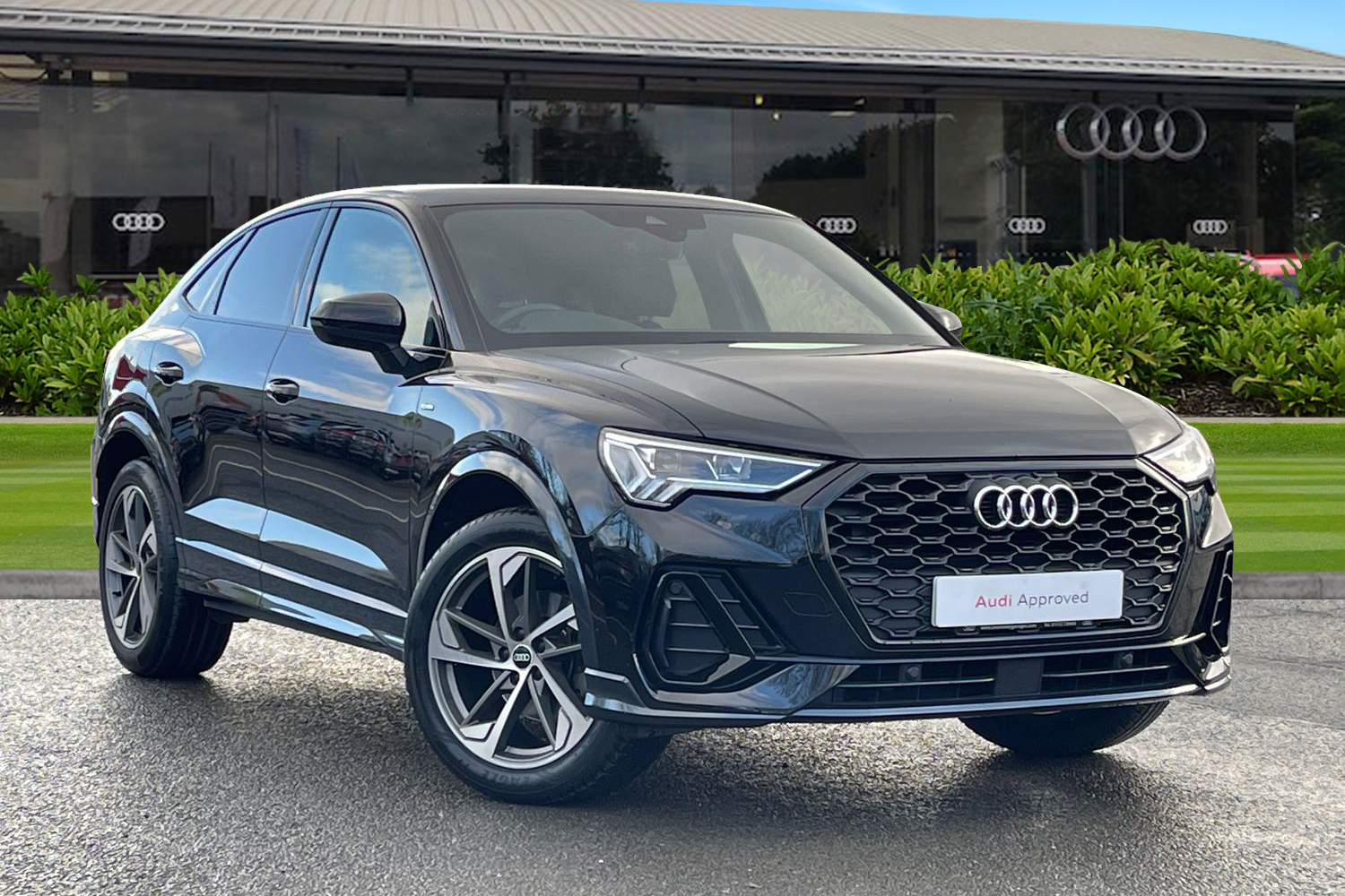 Main listing image - Audi Q3