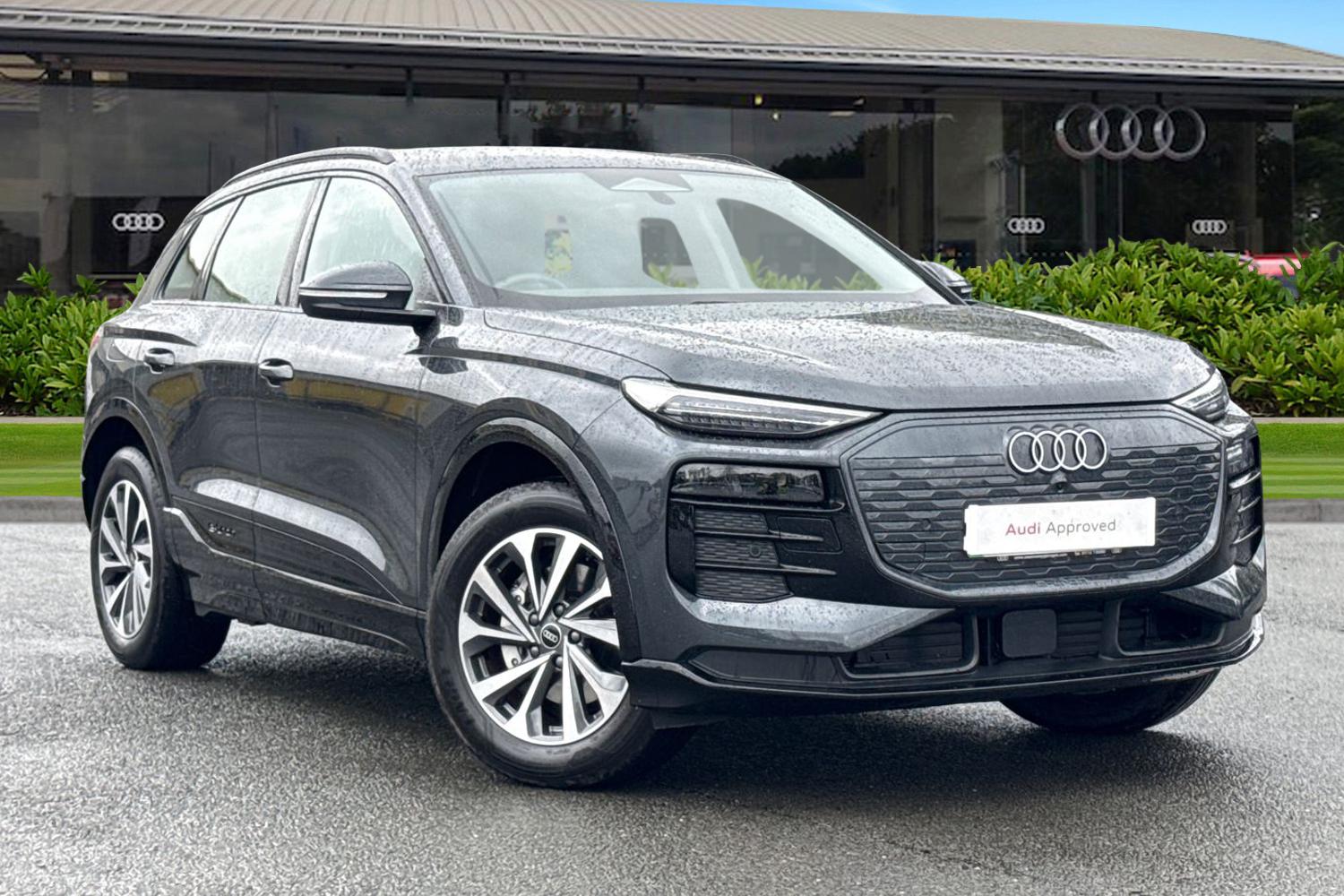 Main listing image - Audi Q6