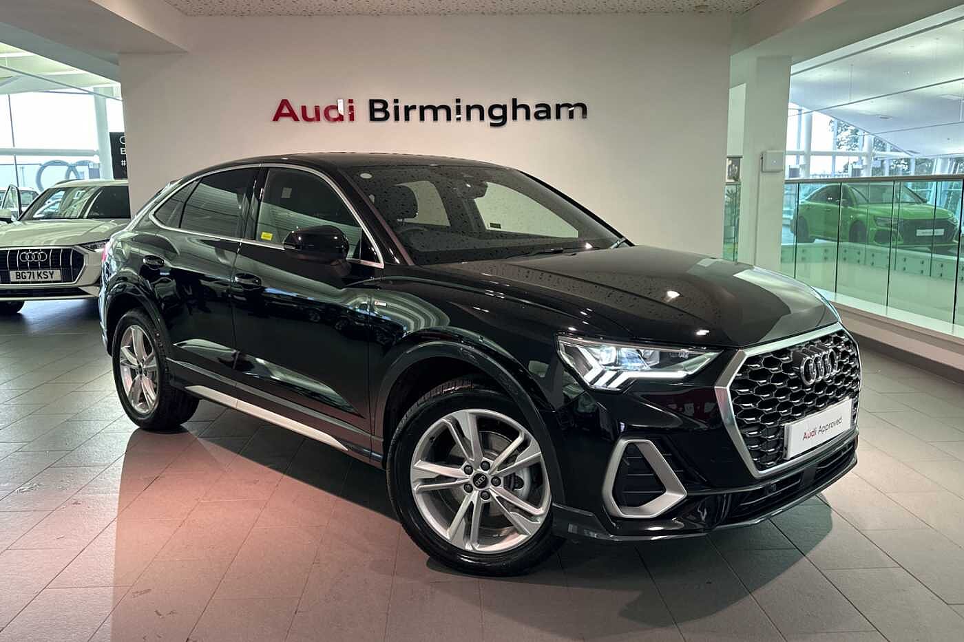 Main listing image - Audi Q3