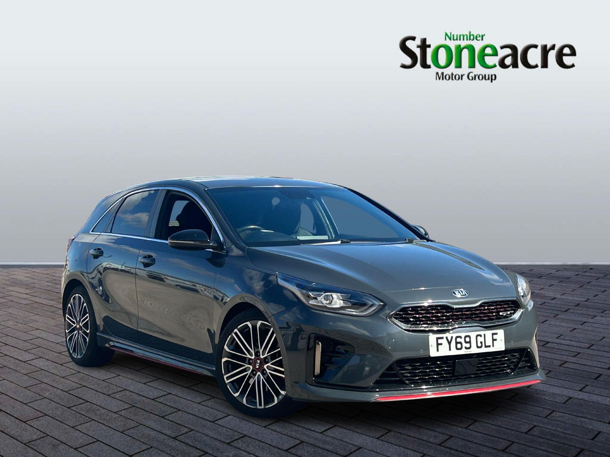 Main listing image - Kia Ceed