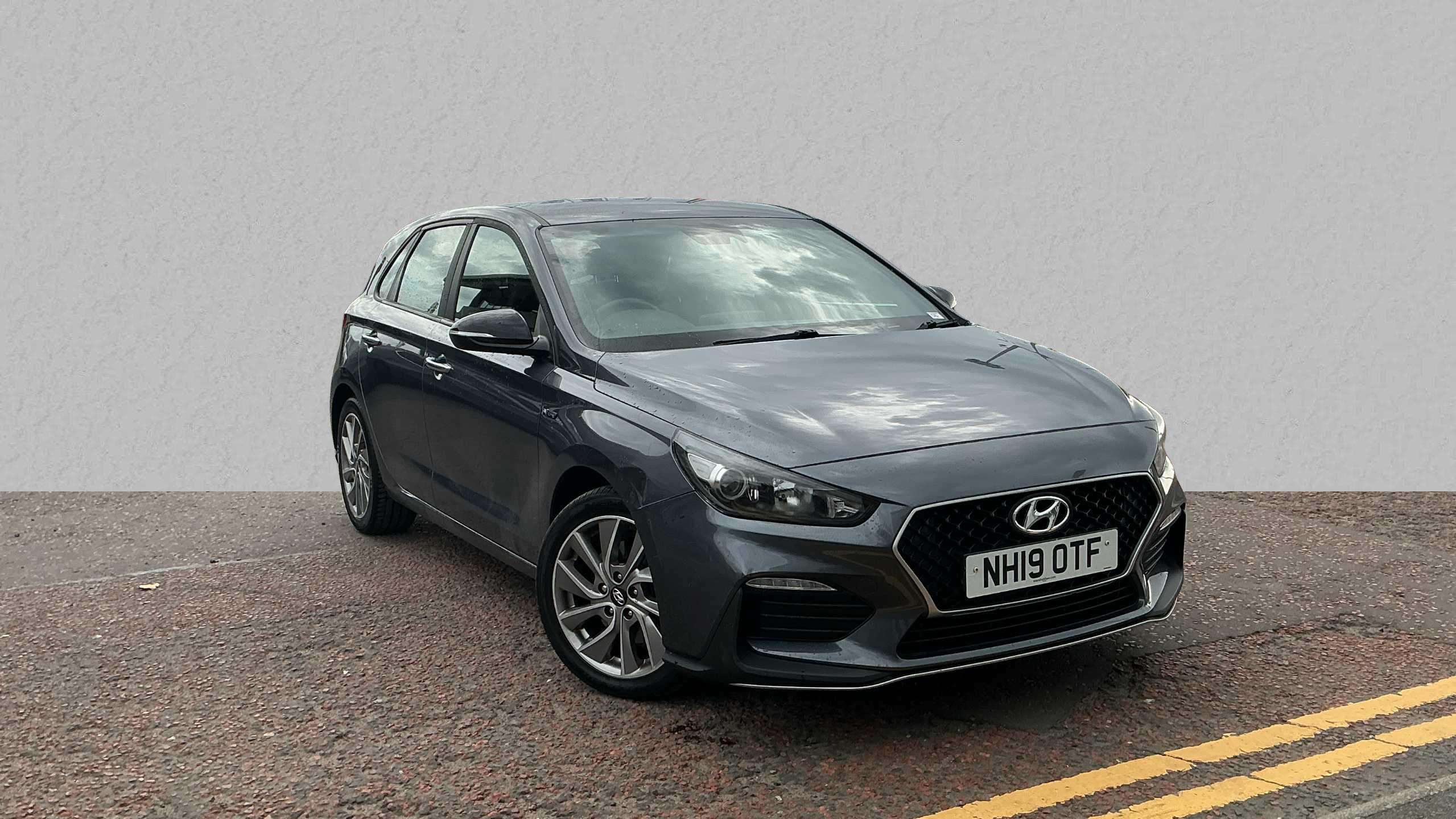 Main listing image - Hyundai i30