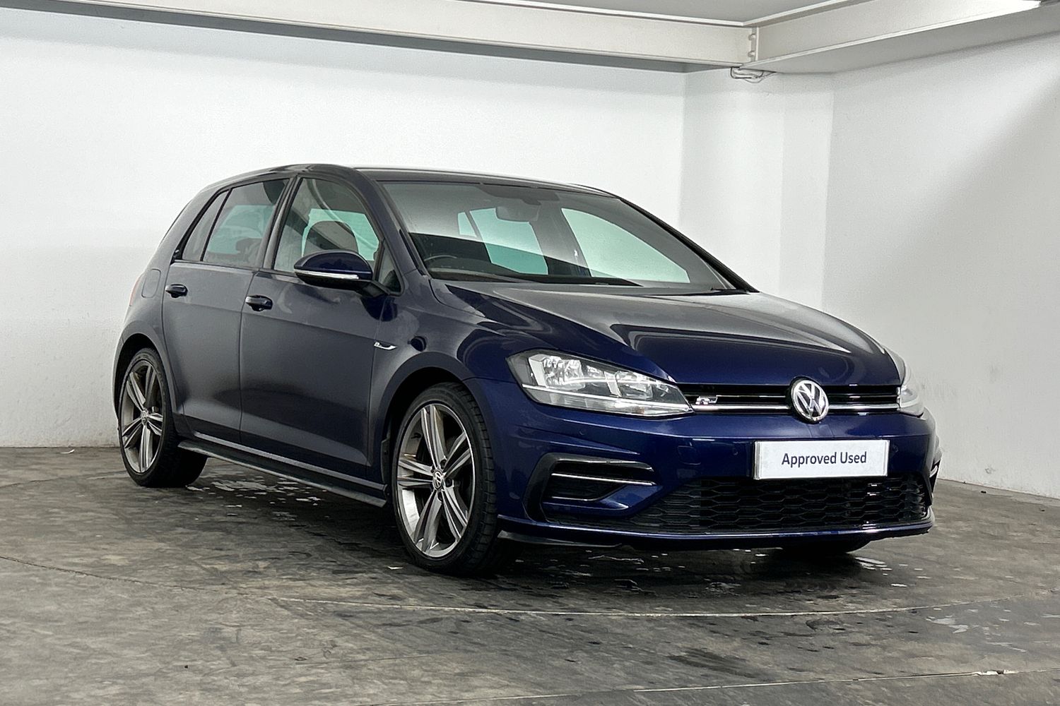 Main listing image - Volkswagen Golf