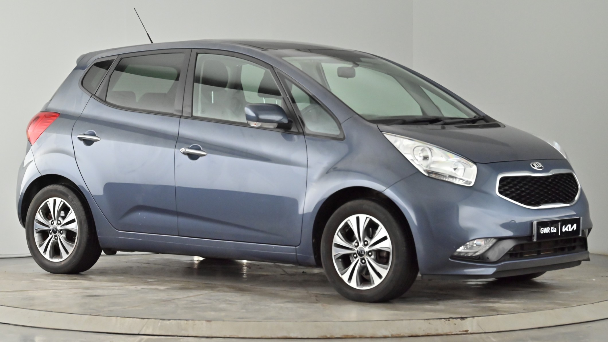 Main listing image - Kia Venga