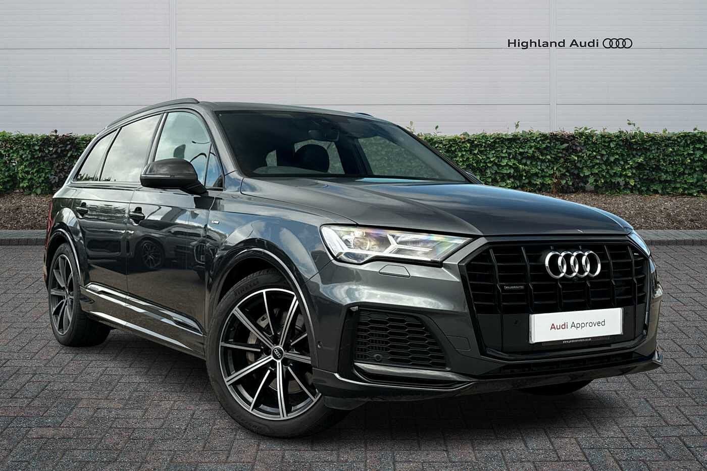 Main listing image - Audi Q7
