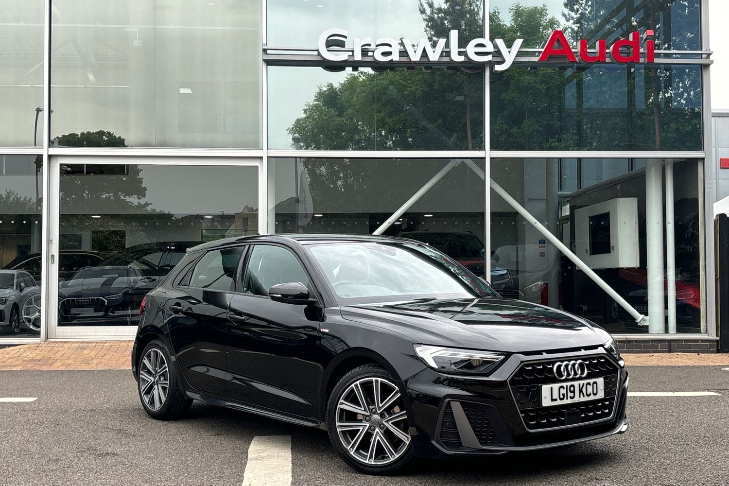 Main listing image - Audi Q3