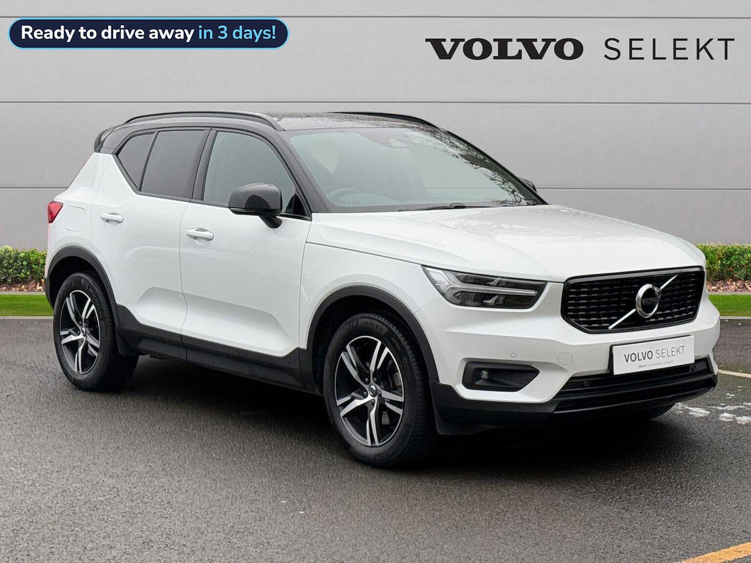 Main listing image - Volvo XC40