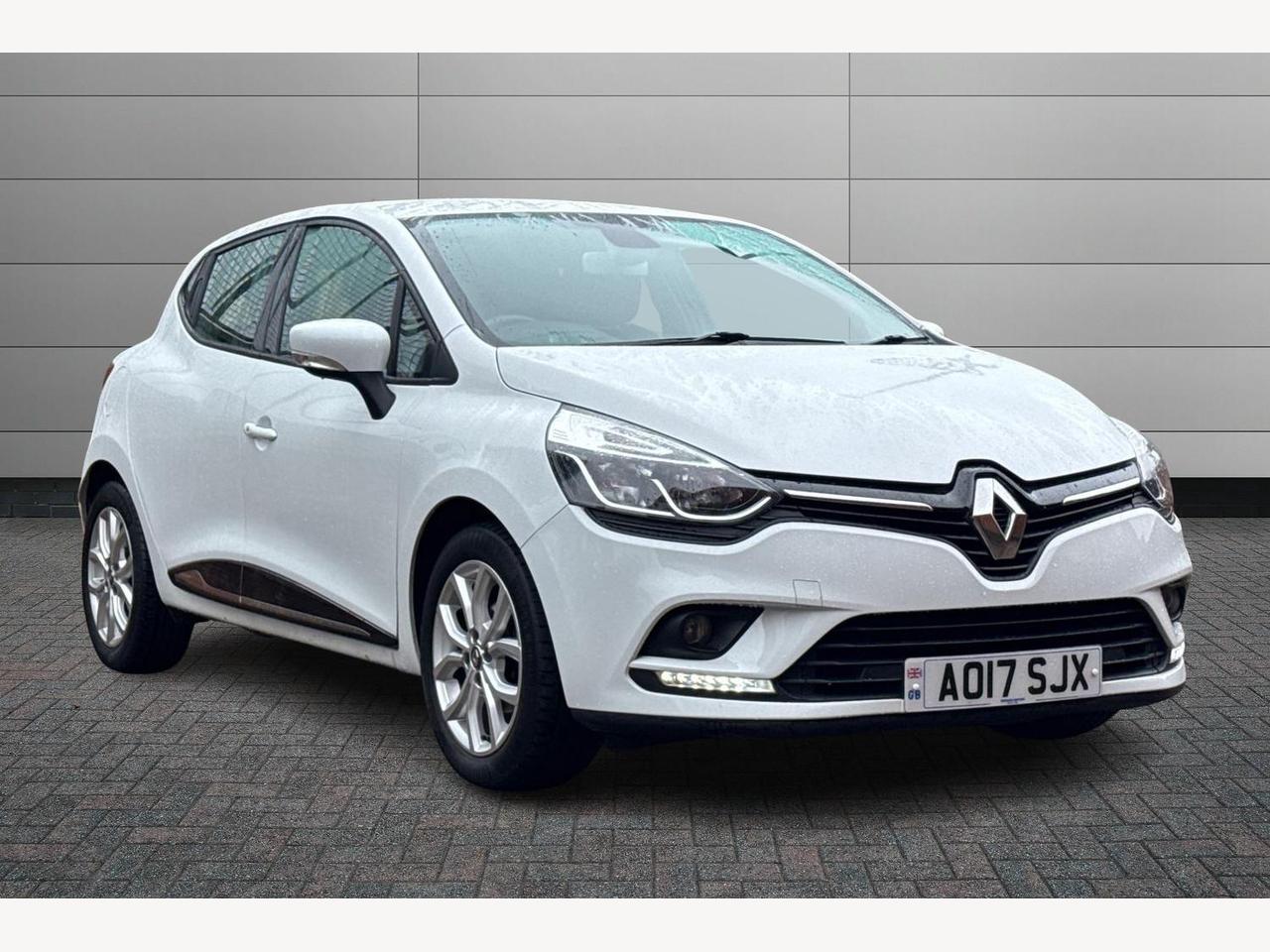 Main listing image - Renault Clio