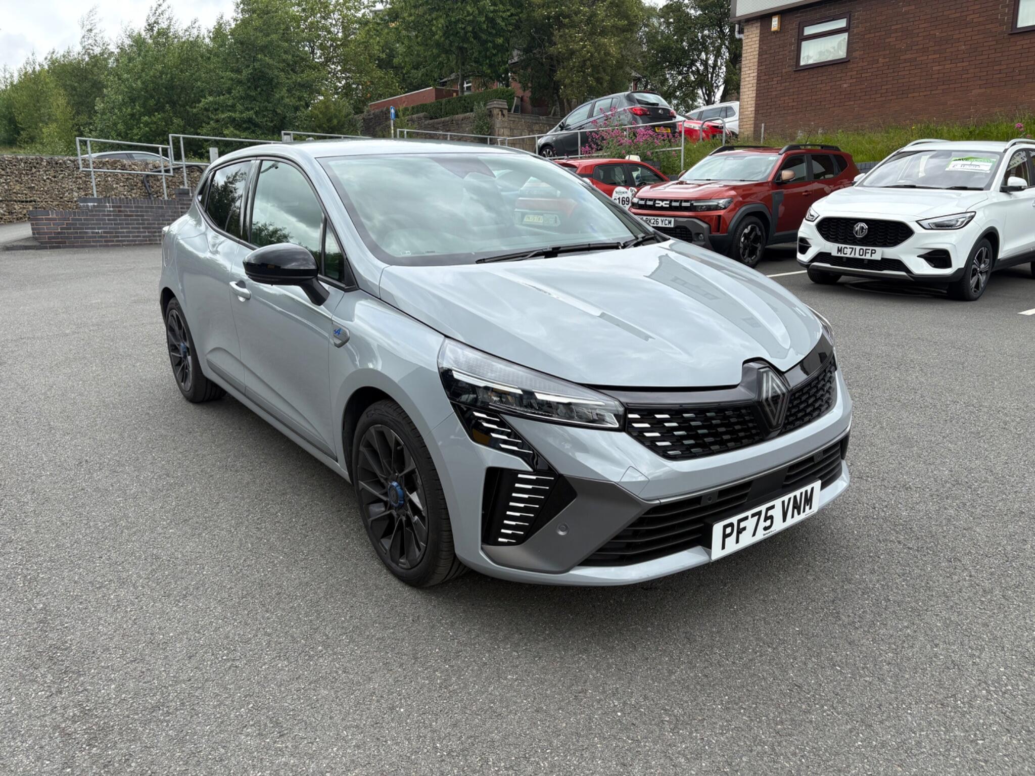 Main listing image - Renault Clio