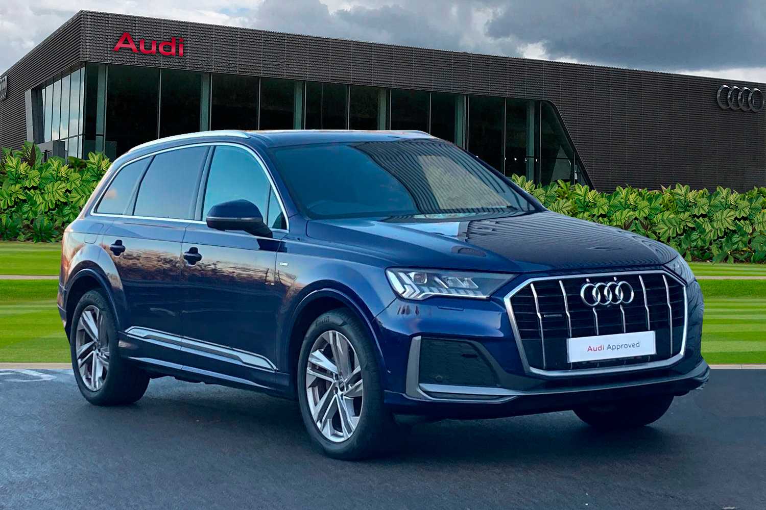 Main listing image - Audi Q7