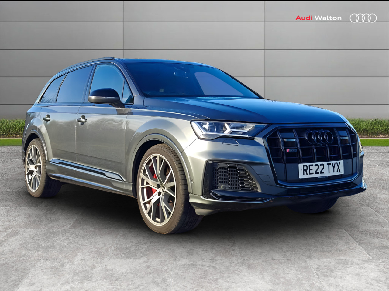 Main listing image - Audi Q7