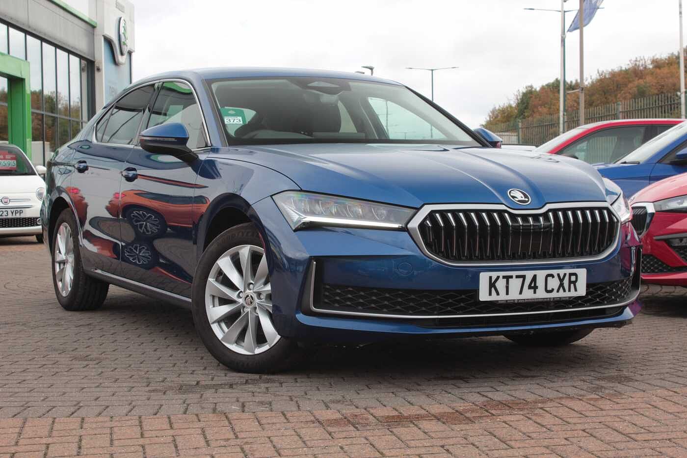 Main listing image - Skoda Superb