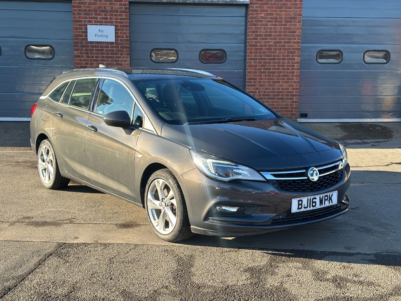 Main listing image - Vauxhall Astra Sports Tourer