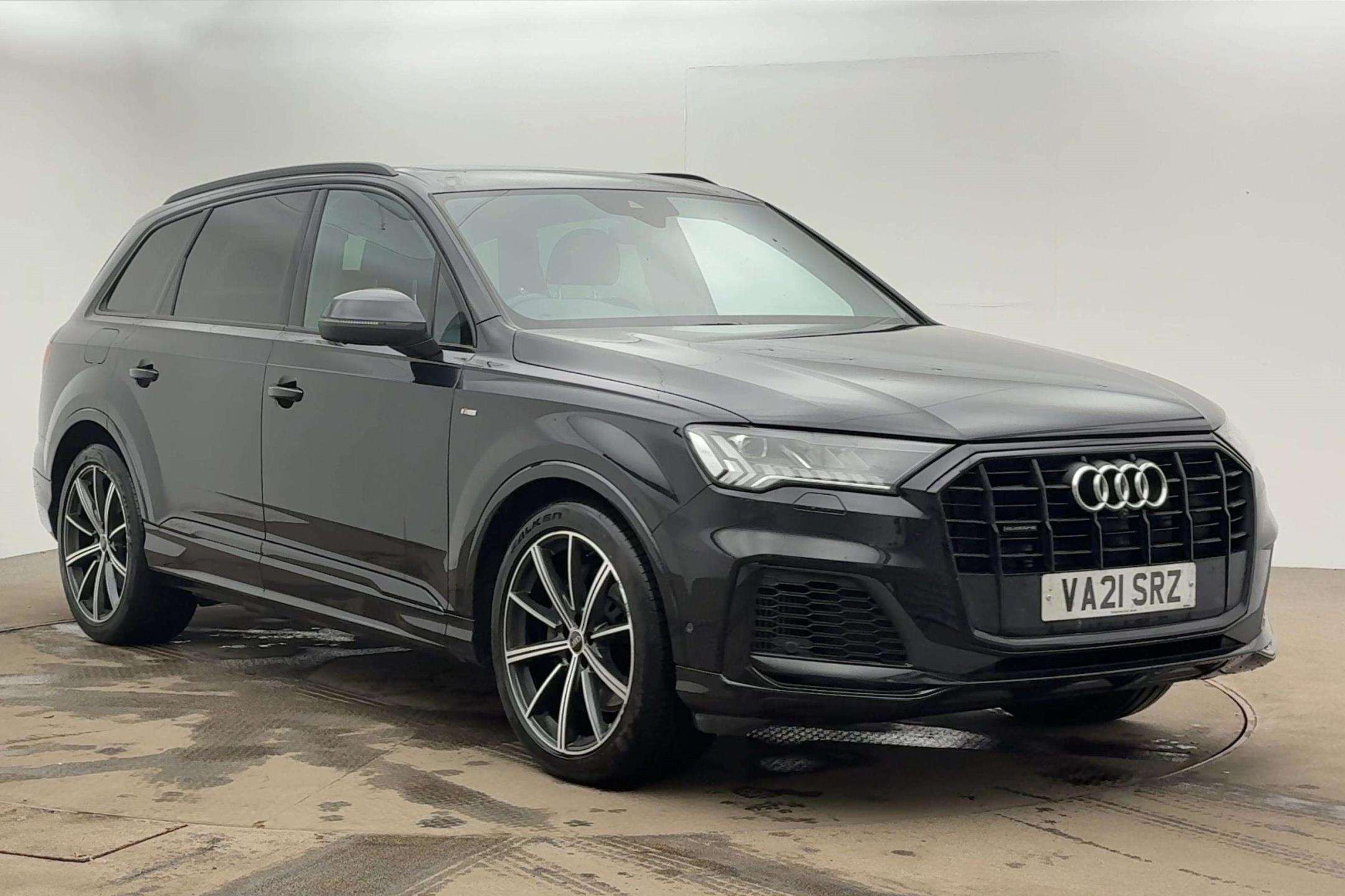 Main listing image - Audi Q7
