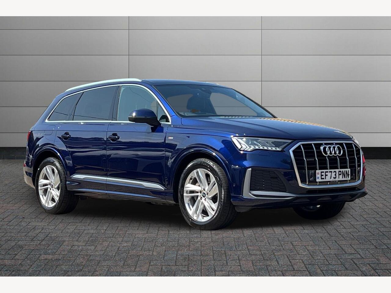Main listing image - Audi Q7