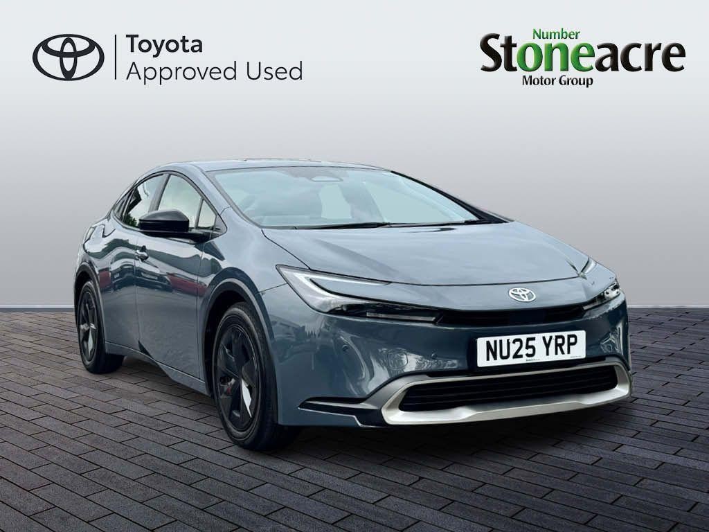 Main listing image - Toyota Prius Plug-In