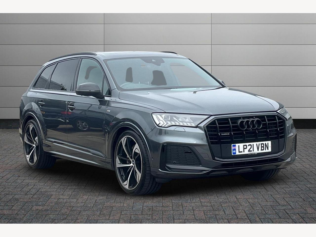 Main listing image - Audi Q7