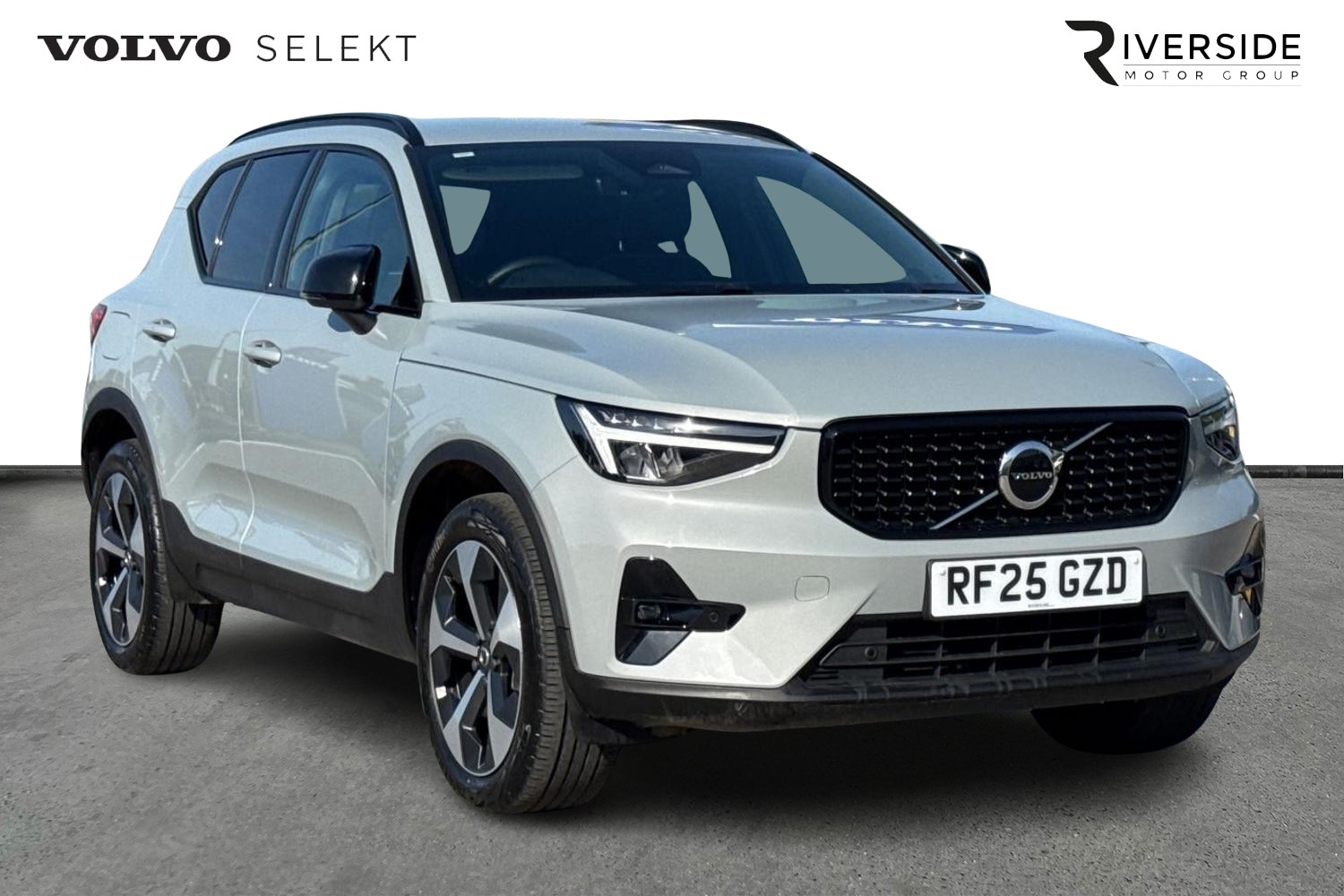 Main listing image - Volvo XC40