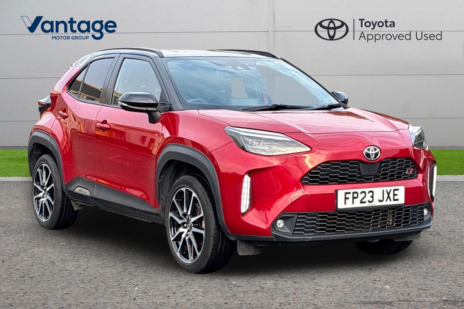Main listing image - Toyota Yaris Cross