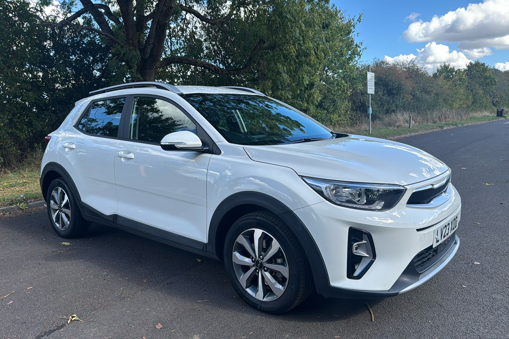 Main listing image - Kia Stonic
