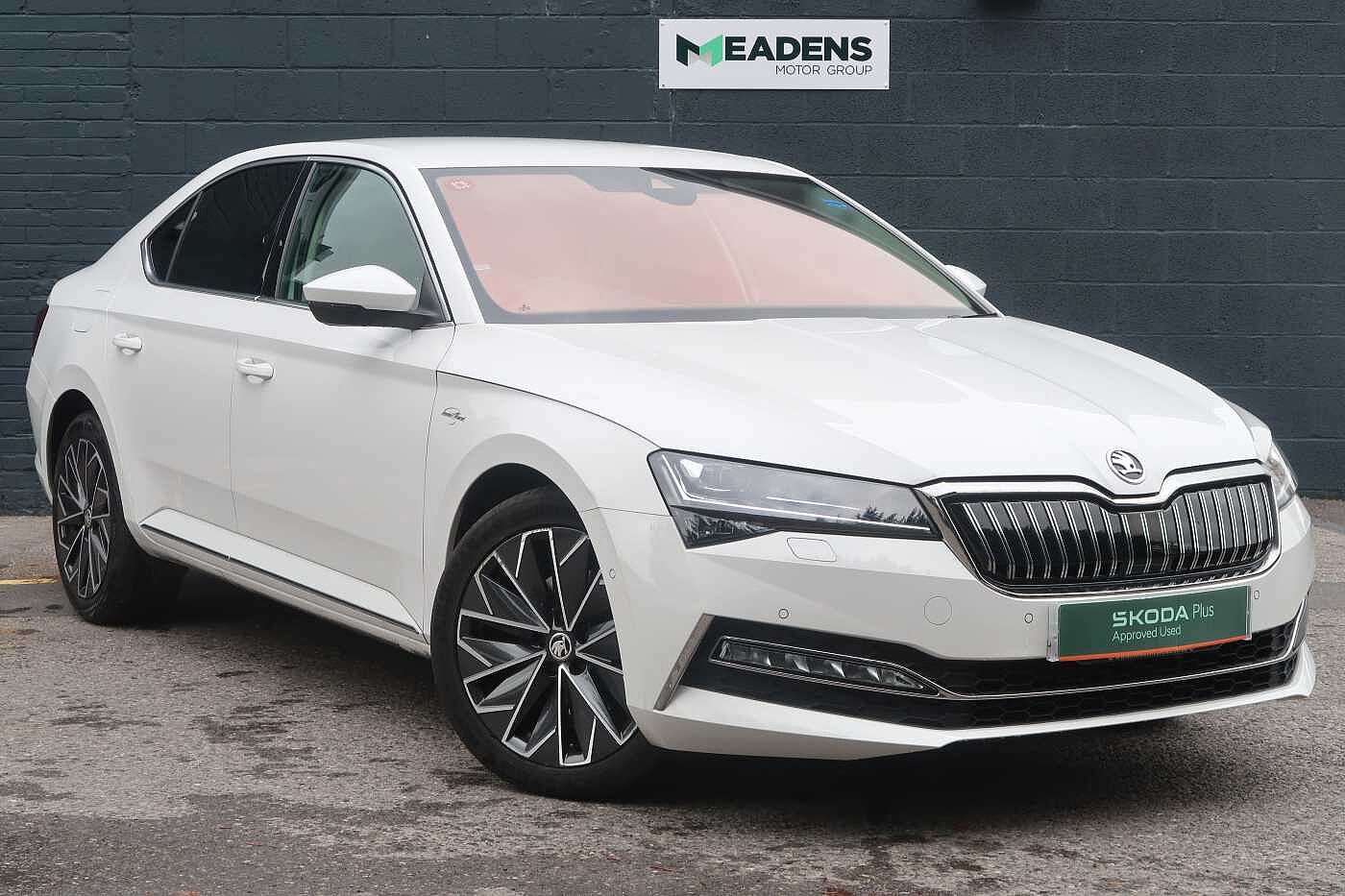 Main listing image - Skoda Superb