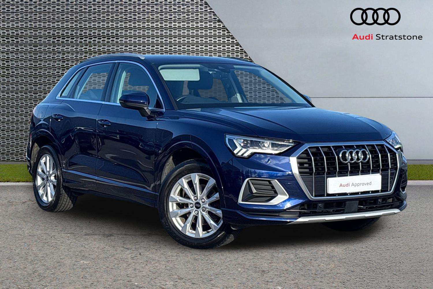 Main listing image - Audi Q3