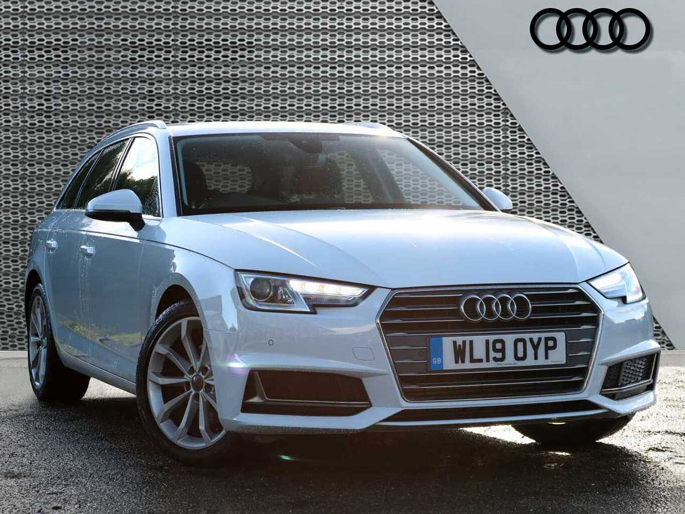 Main listing image - Audi A4 Avant