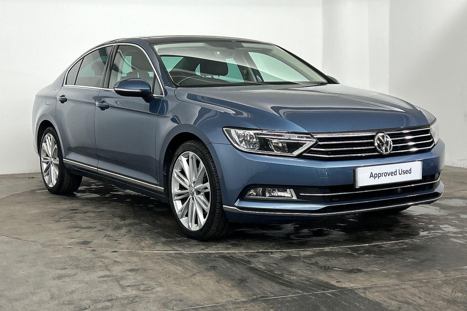 Main listing image - Volkswagen Passat