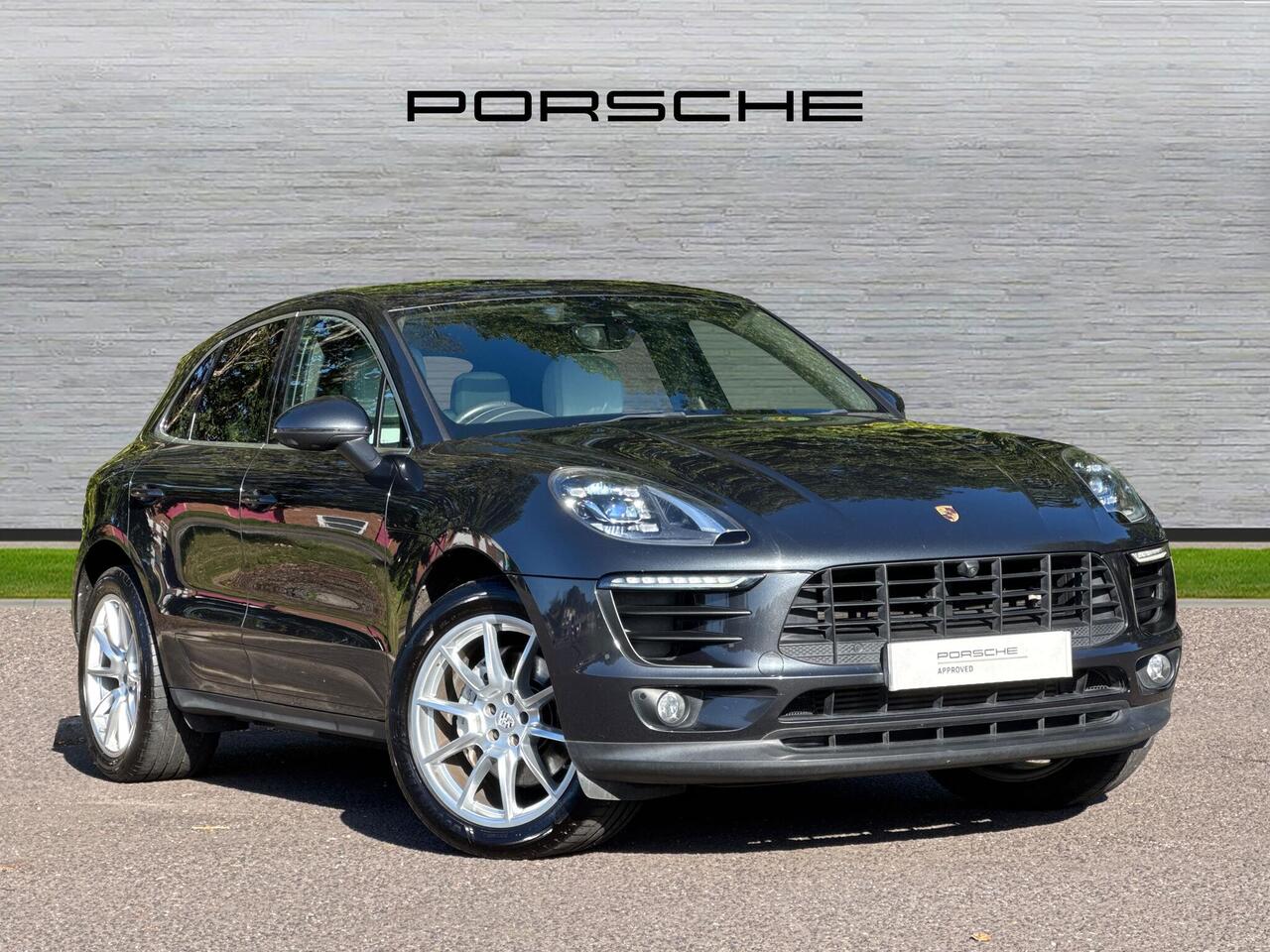 Main listing image - Porsche Macan