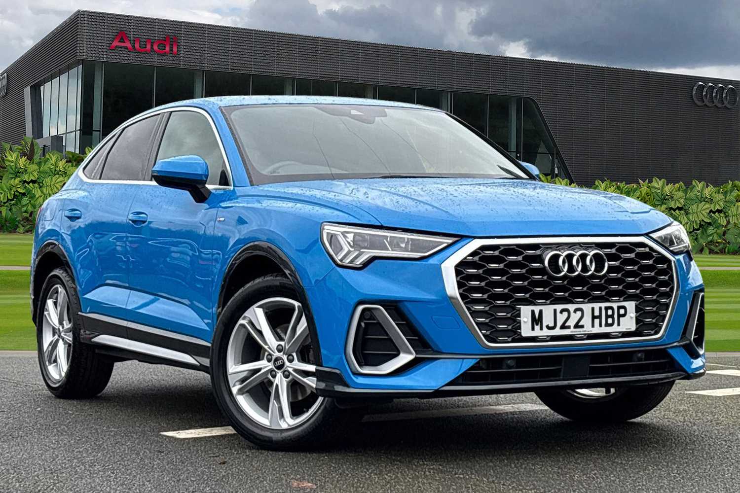 Main listing image - Audi Q3