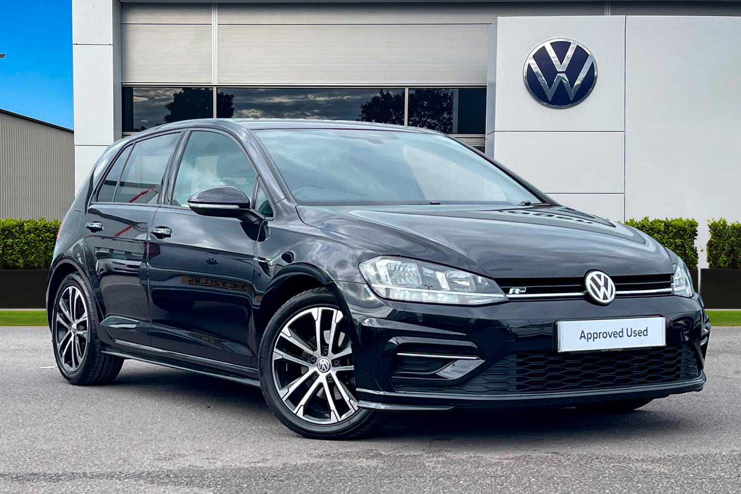 Main listing image - Volkswagen Golf