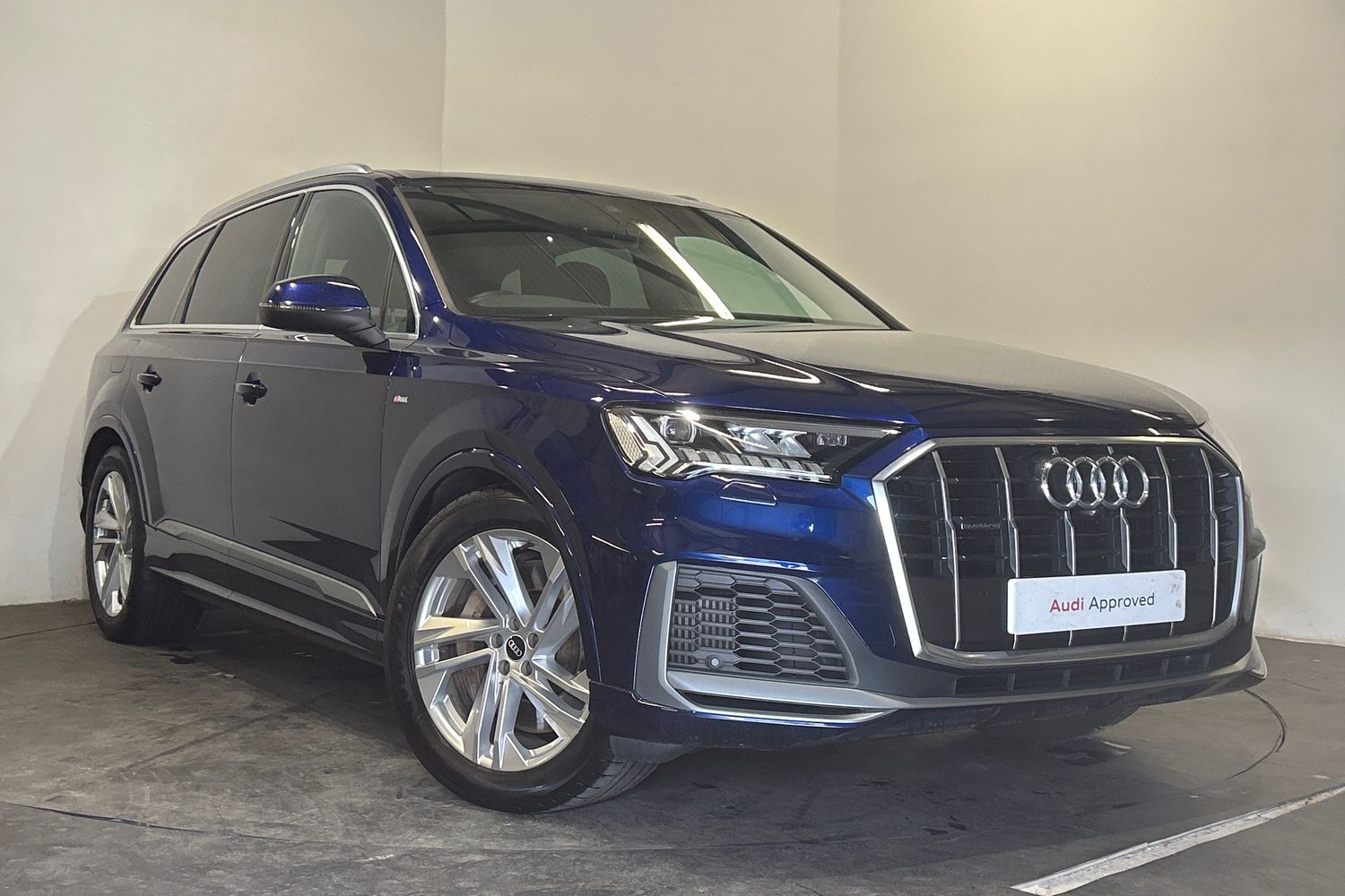 Main listing image - Audi Q7