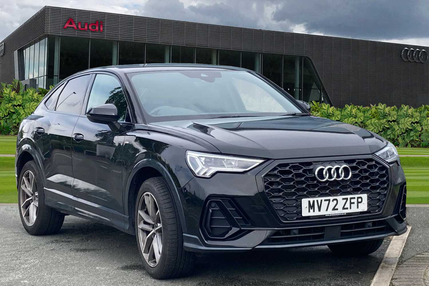 Main listing image - Audi Q3