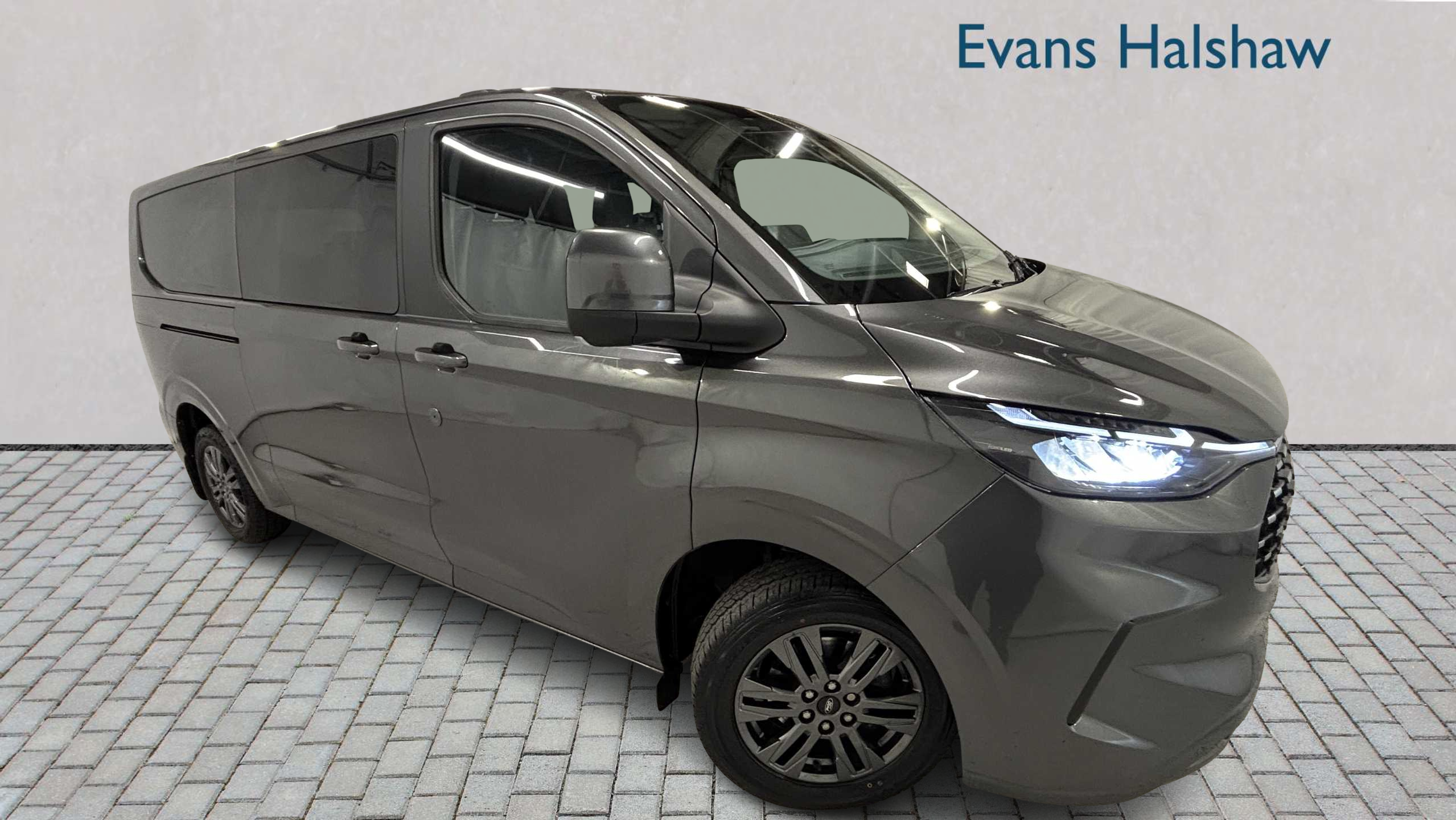 Main listing image - Ford Tourneo Custom