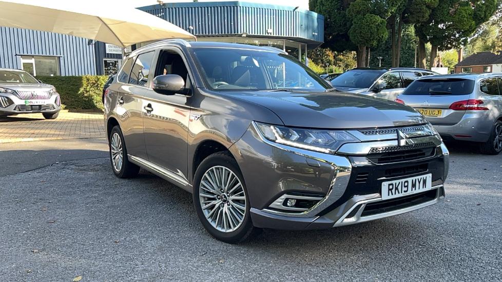 Main listing image - Mitsubishi Outlander