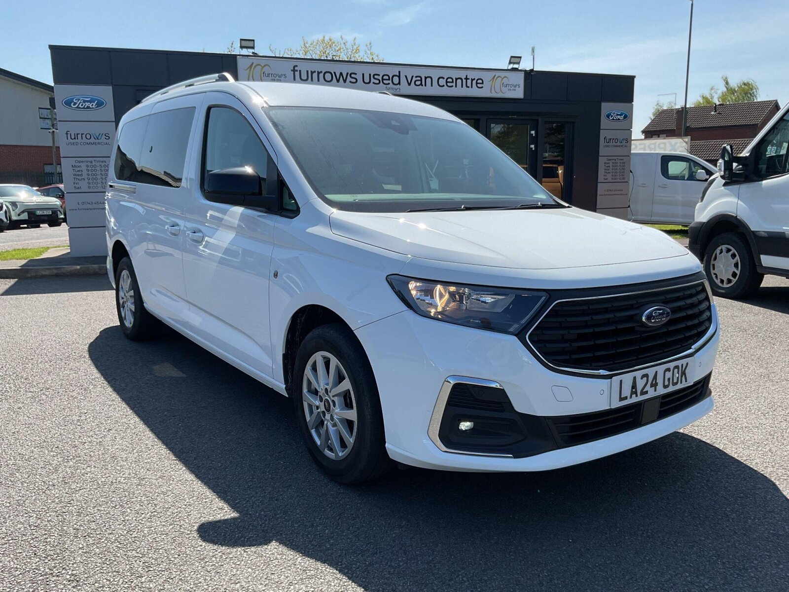 Main listing image - Ford Tourneo Connect