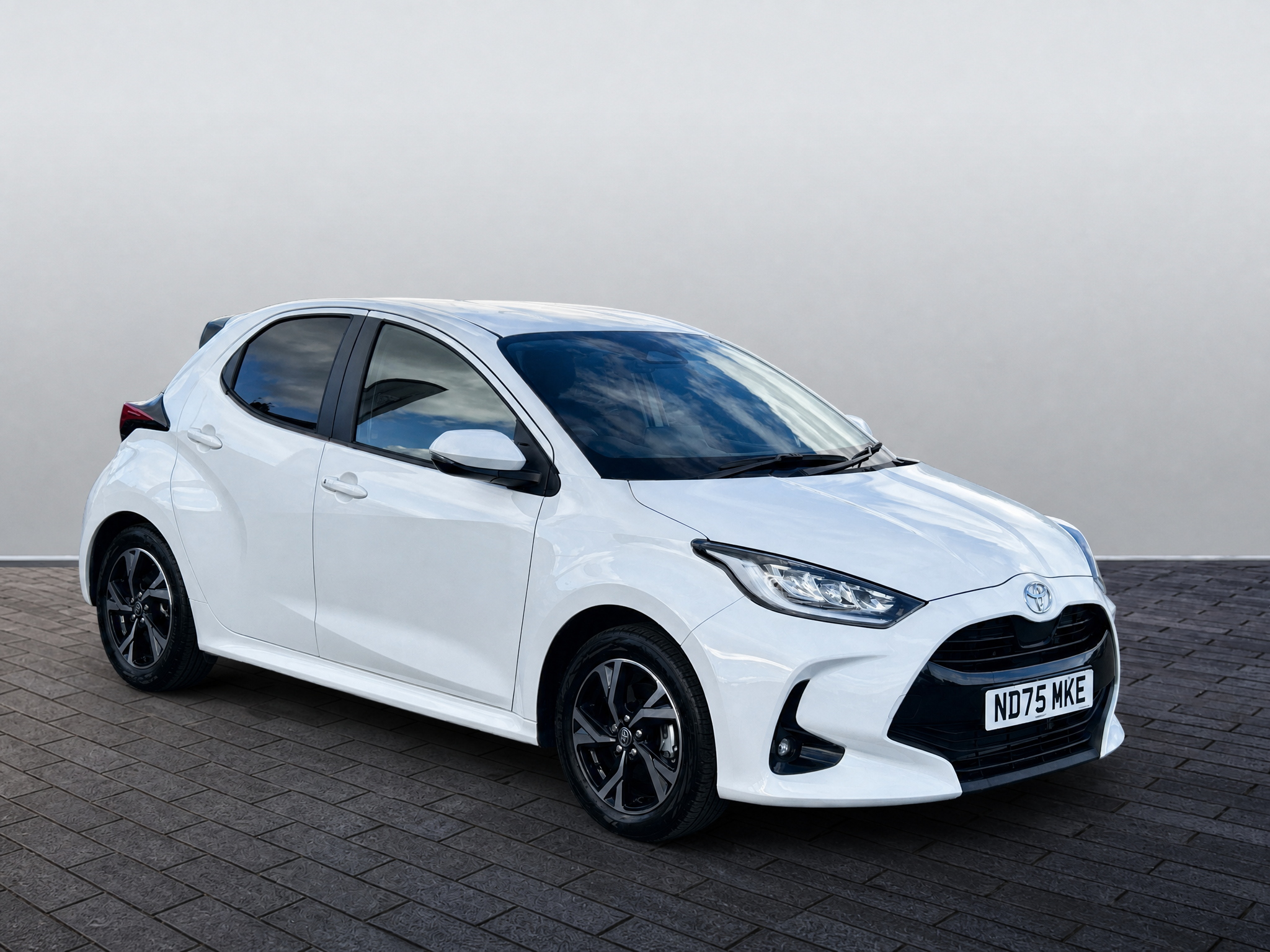 Main listing image - Toyota Yaris