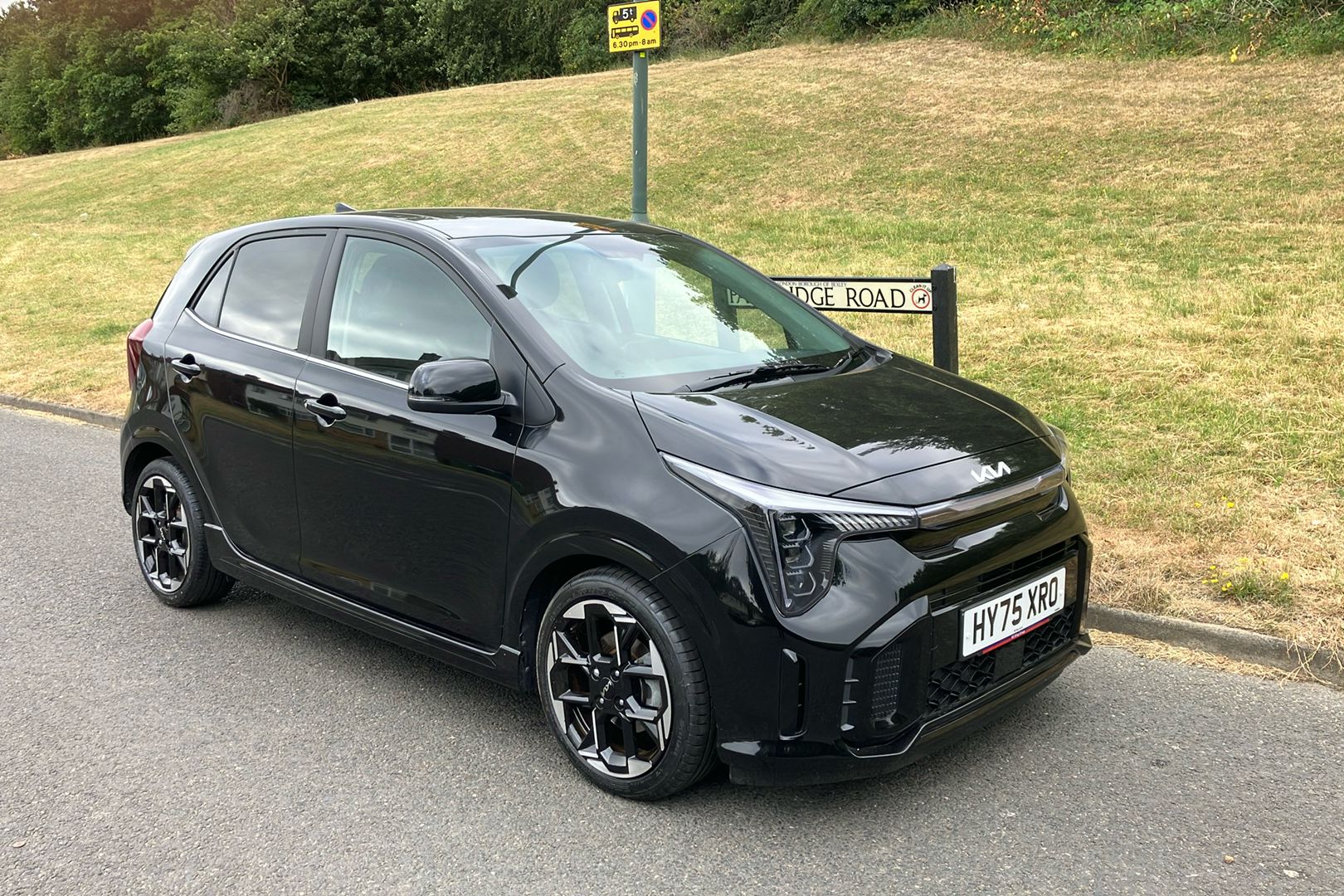 Main listing image - Kia Picanto