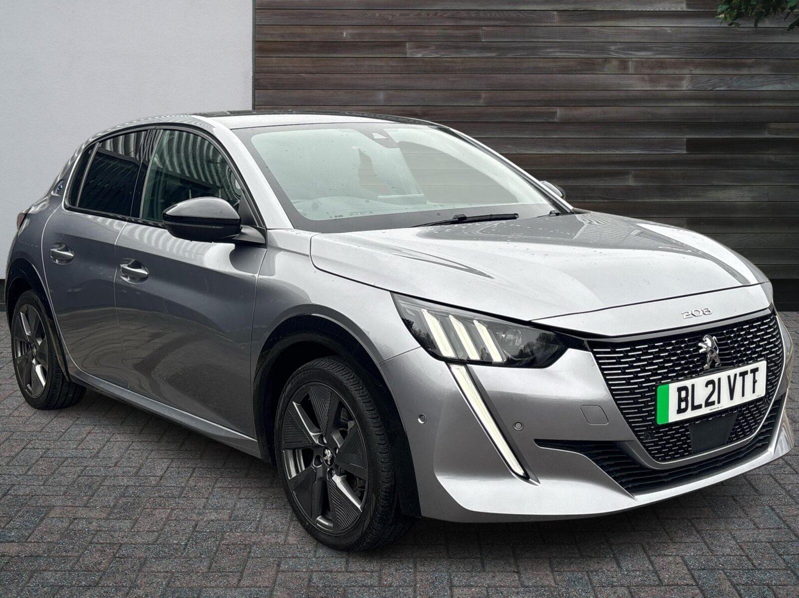 Main listing image - Peugeot e-208