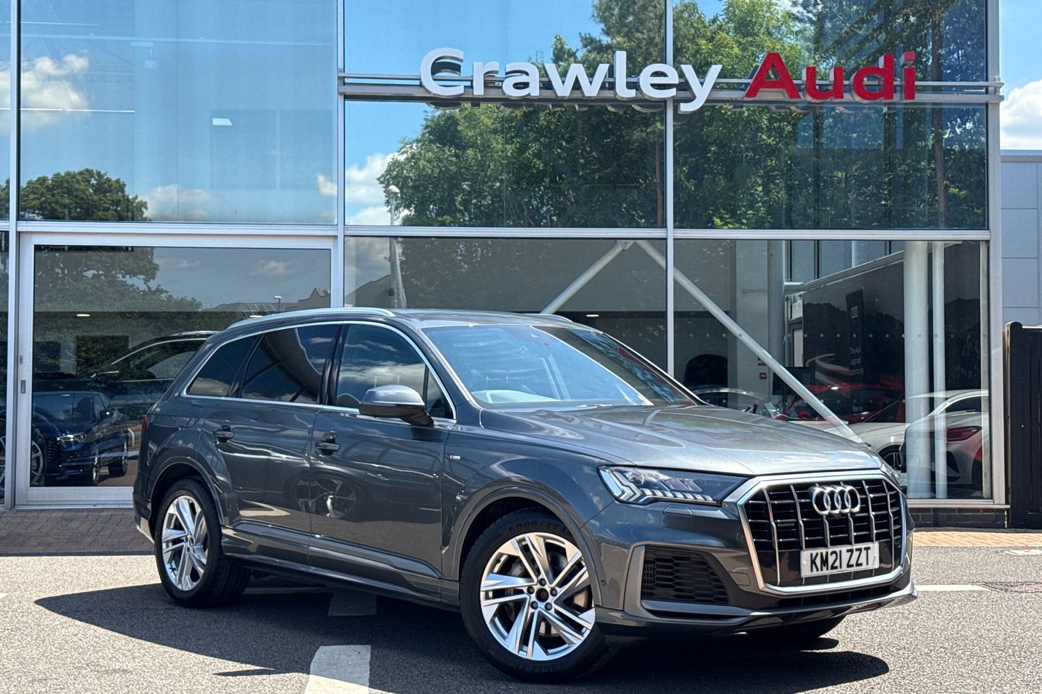 Main listing image - Audi Q7