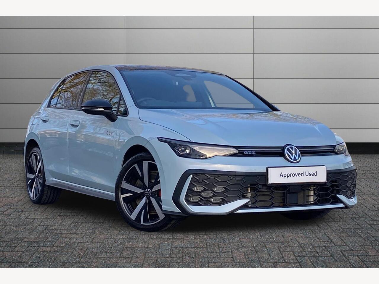 Main listing image - Volkswagen Golf GTE