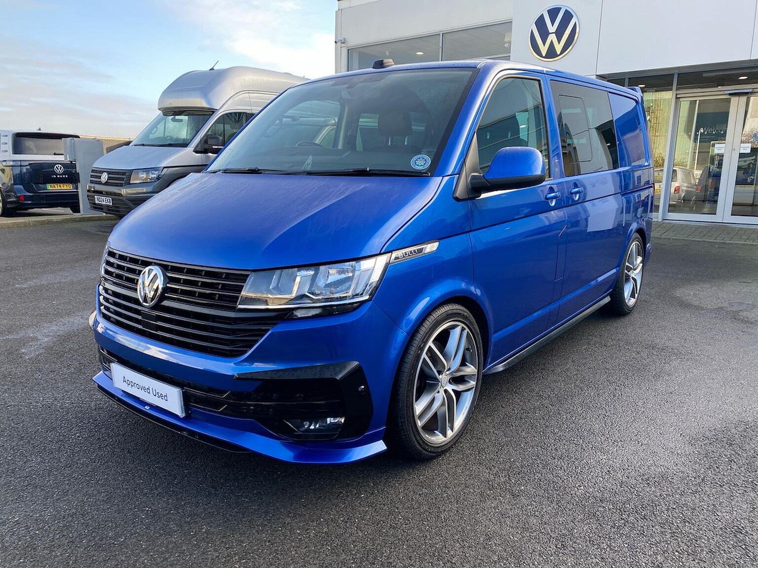 Main listing image - Volkswagen Transporter