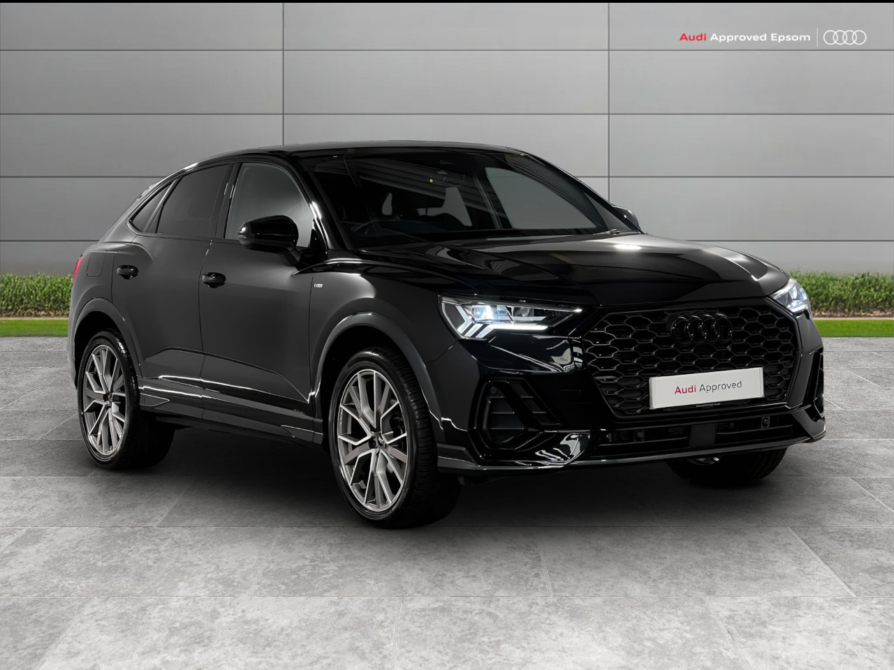 Main listing image - Audi Q3