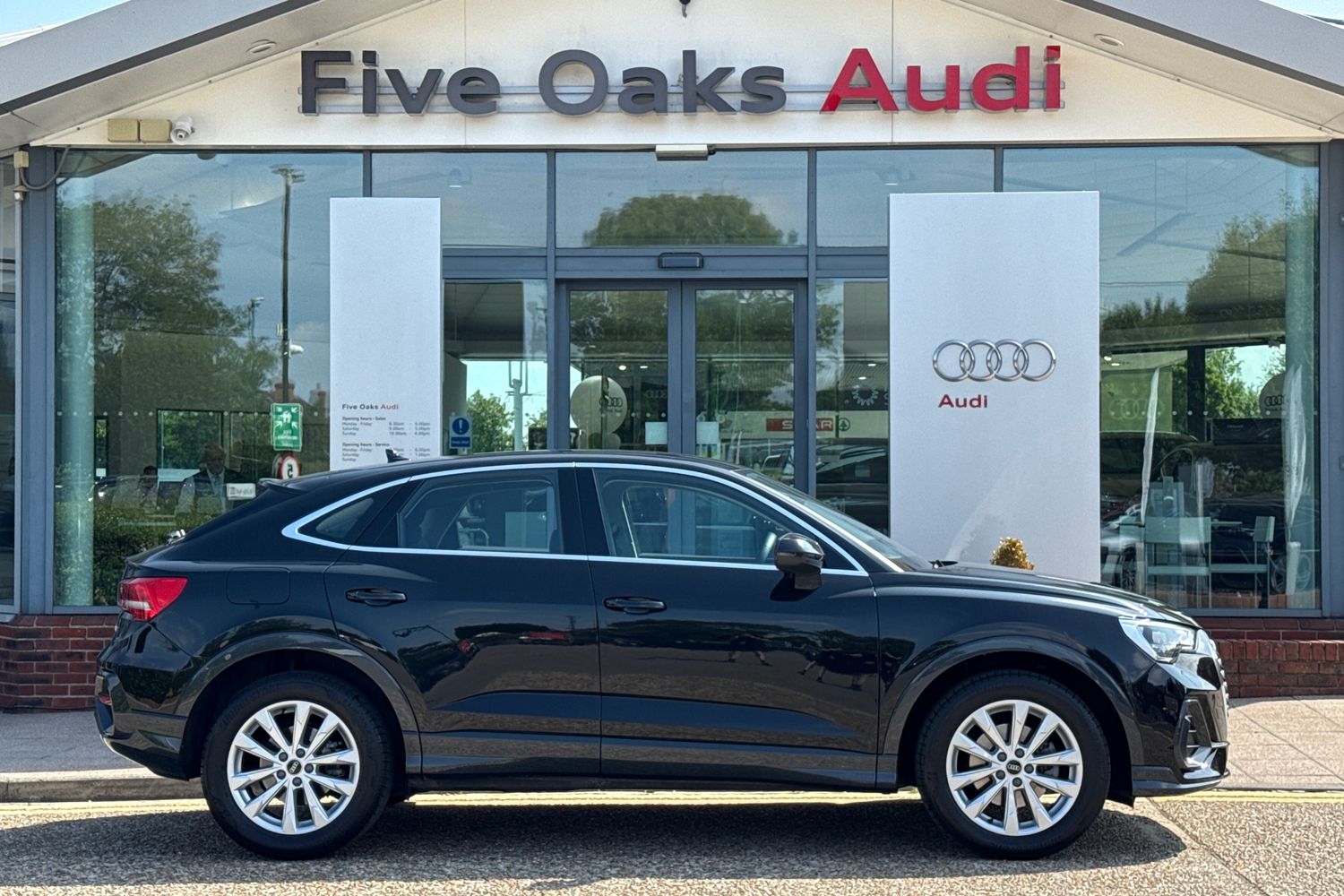 Main listing image - Audi Q3