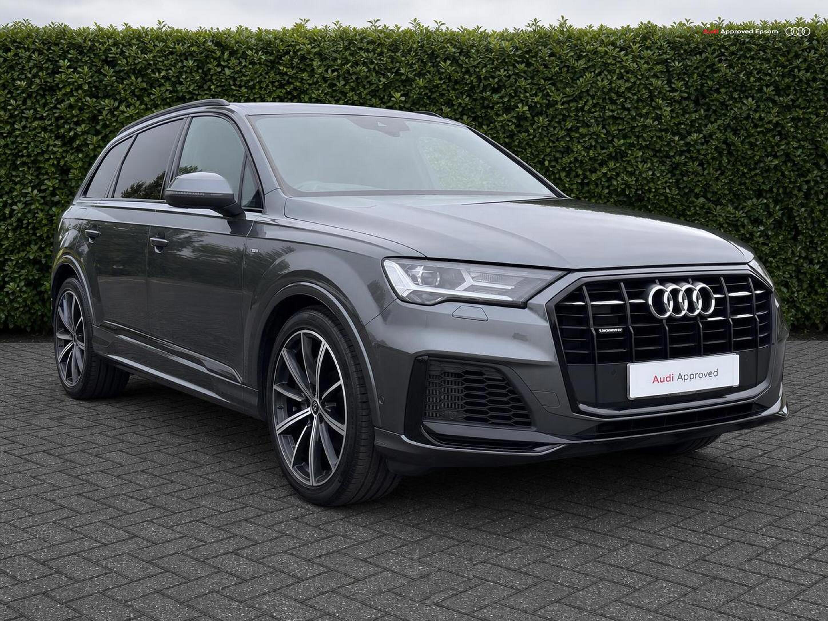 Main listing image - Audi Q7