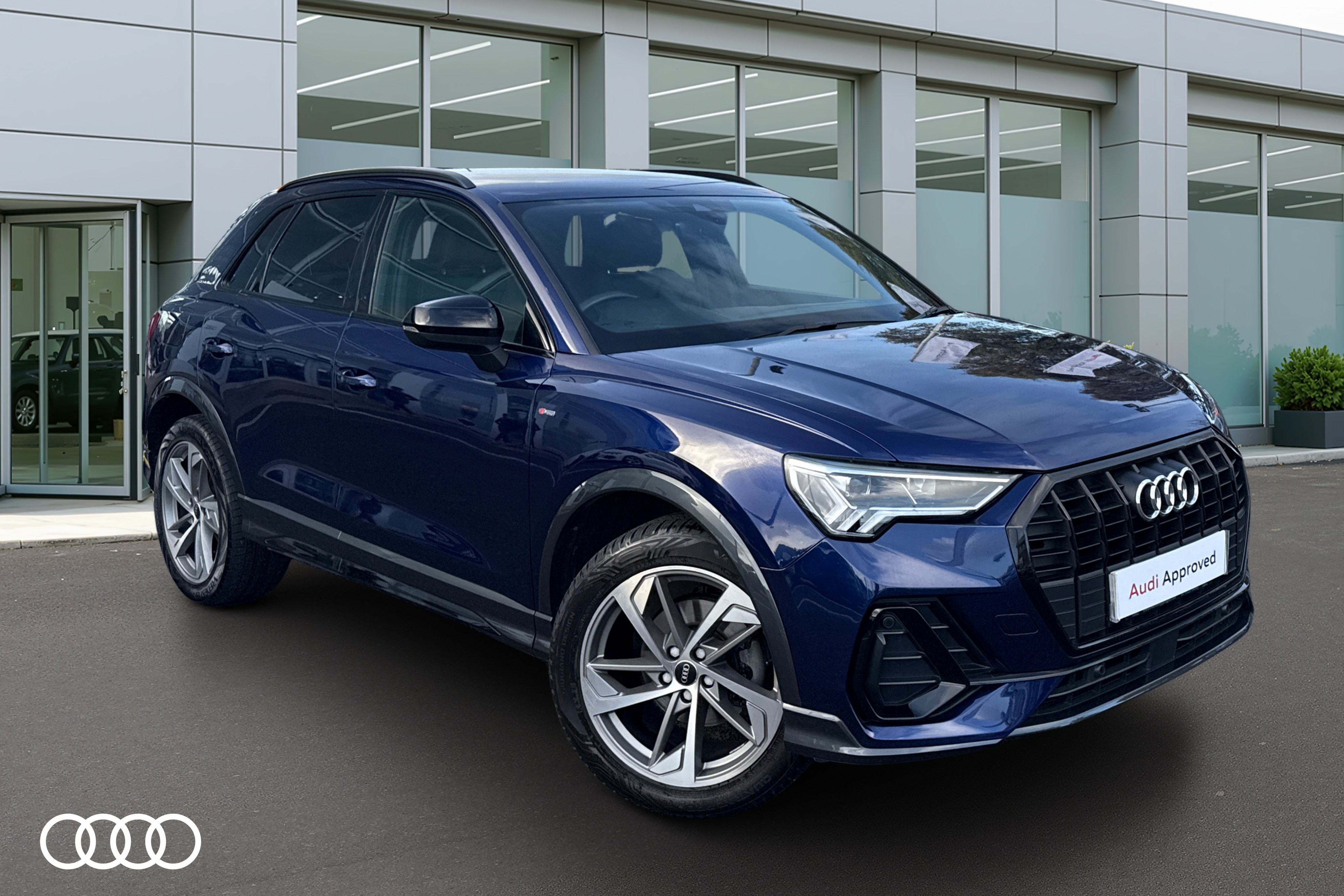 Main listing image - Audi Q3